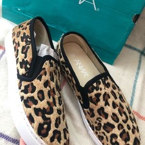 Anna leopard pony slip ons